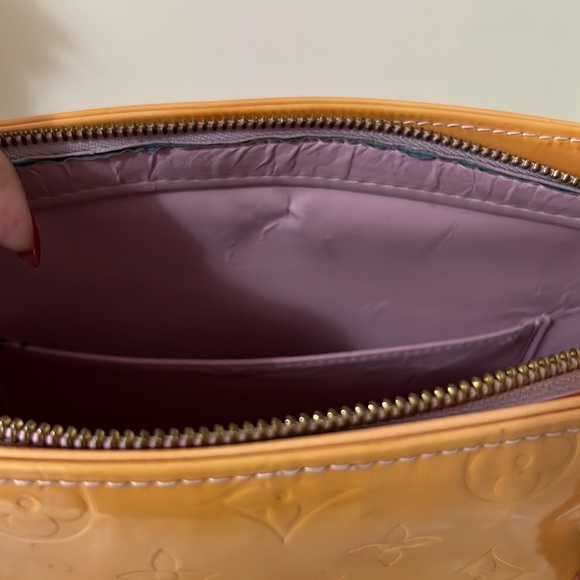 Louis Vuitton Houston Vernis - Picture 9 of 17